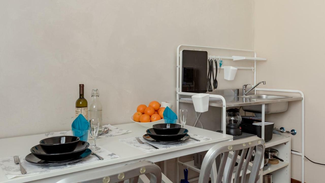 Апартаменты Pied A Terre Sant'Agostino Милан Экстерьер фото